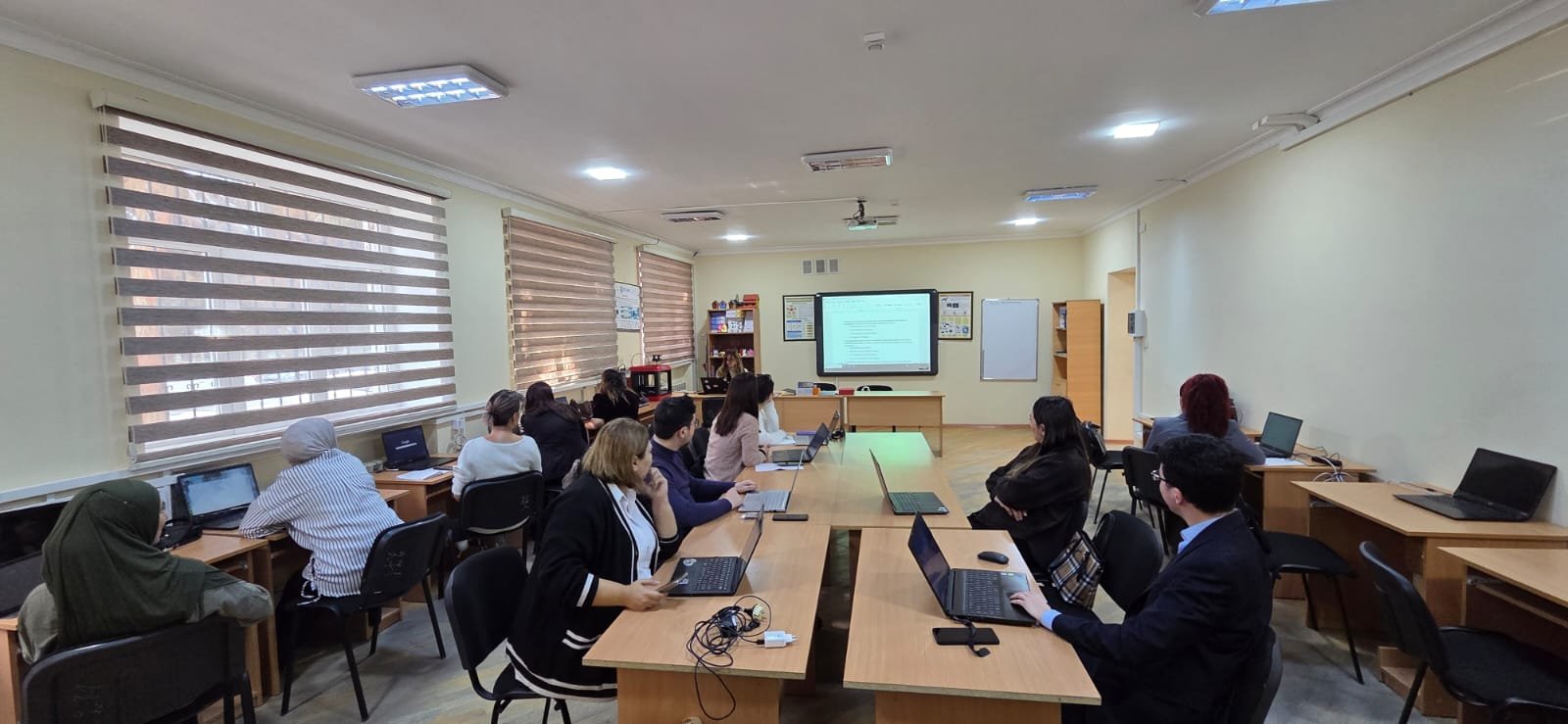“CodePro for Teachers” qrant layihəsi çərçivəsində təlimlər davam etdirilir.