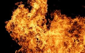 Qəbələdə odun üstünə düşən 62 yaşlı kişi yanaraq ölüb