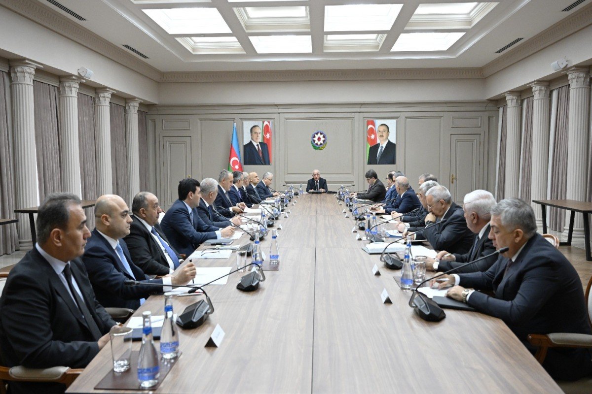 Baş nazir müşavirə keçirib, leysan yağışların vurduğu ziyanla bağlı tapşırıqlar verilib