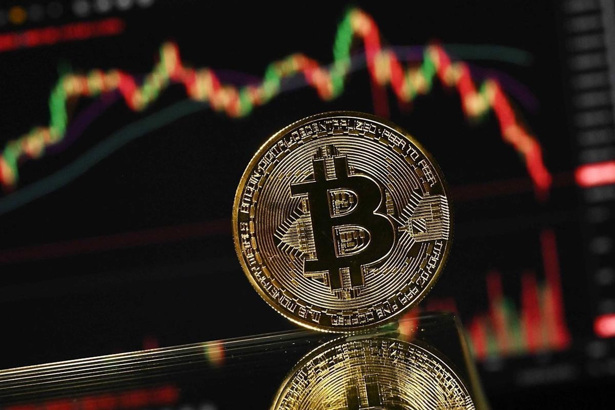 "Bitcoin" ucuzlaşıb