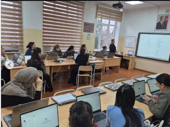 “Onlayn komanda işinin təşkili üzrə beynəlxalq sertifikasiya” layihəsi çərçivəsində təlimlər davam edir
